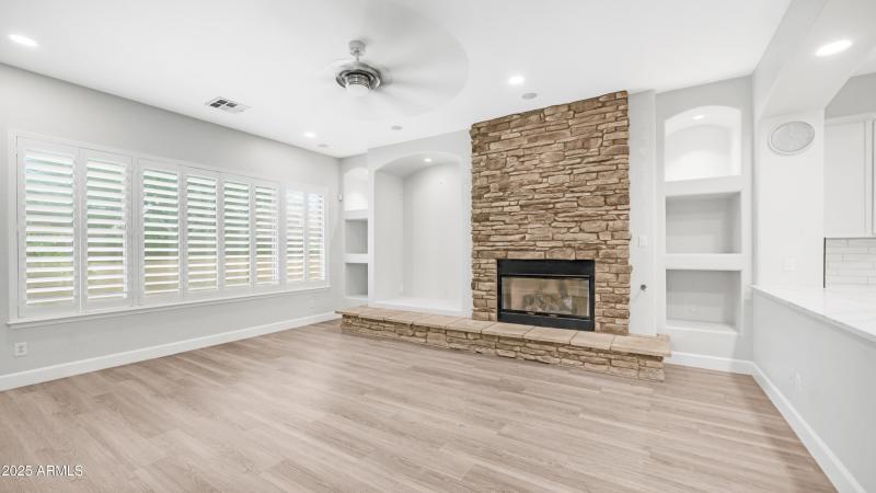 15727 W Sheridan St (5)