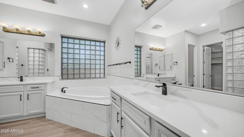 15727 W Sheridan St (25)