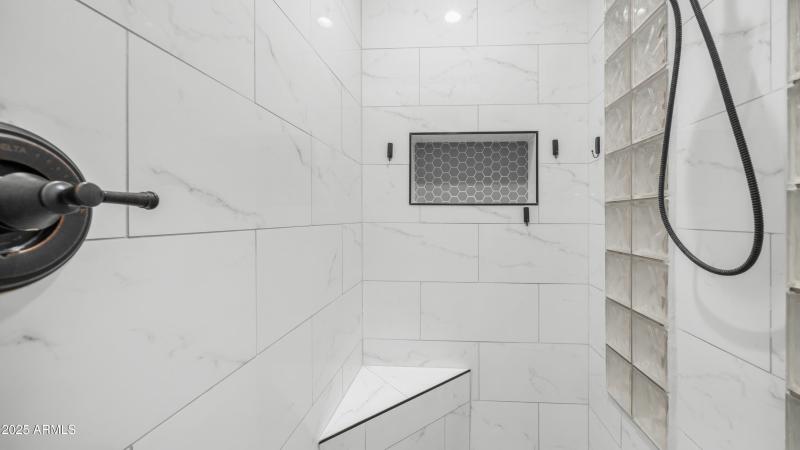 15727 W Sheridan St (28)