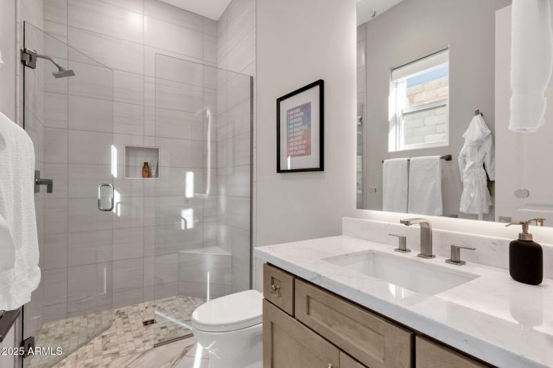 030_2nd Bedroom Ensuite Bathroom