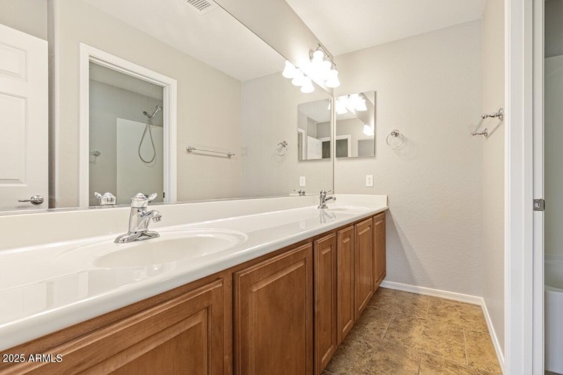 24 Upstairs Bathroom