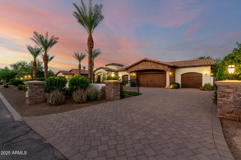 Beautiful Curb Appeal!