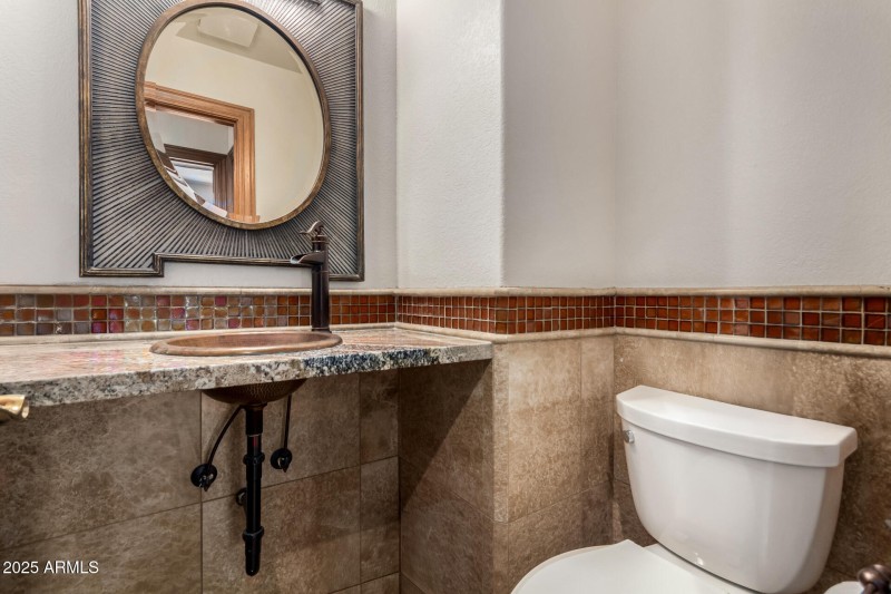 Powder Room | Main Level