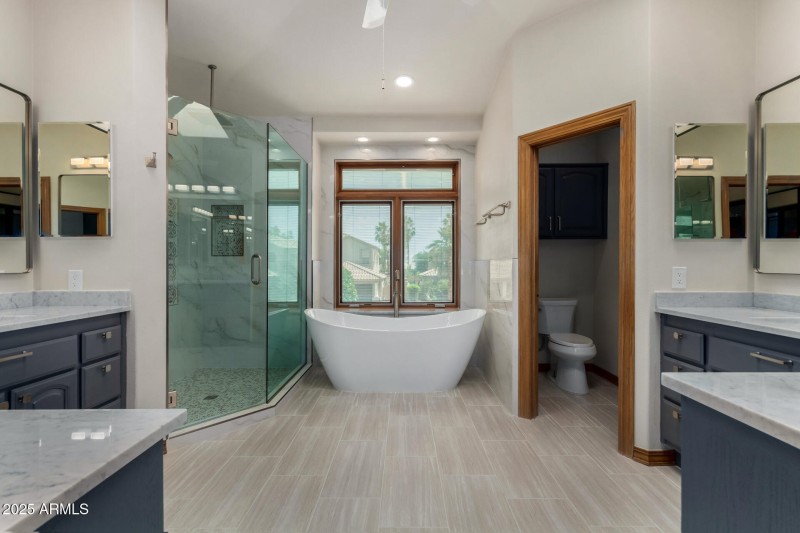 Master Bathroom - 2nd Level