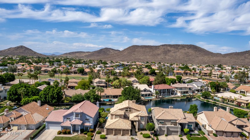 Del Lago Circle | Arrowhead Lakes