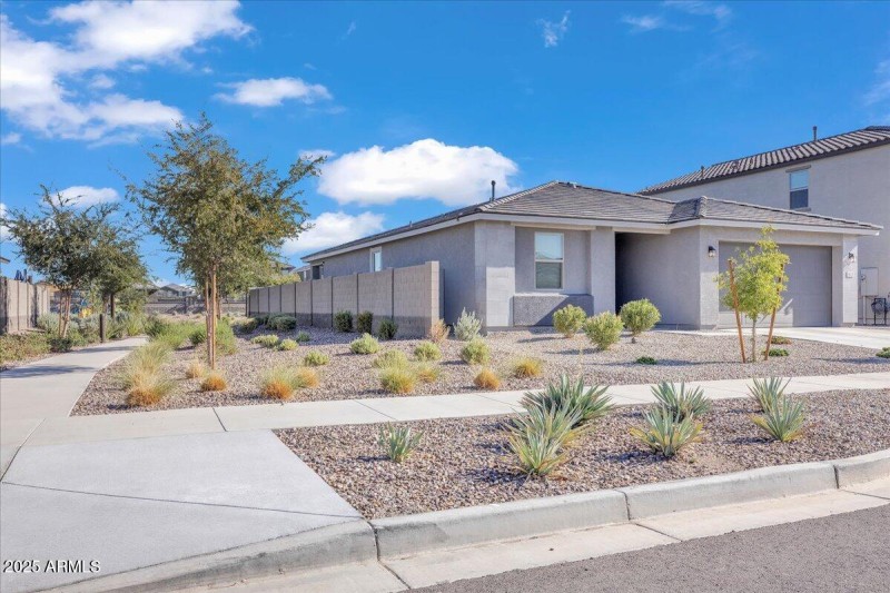 27-5612_W_Lodge_Dr26