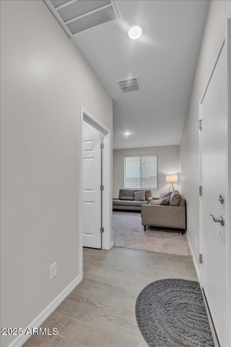 17-5612_W_Lodge_Dr19