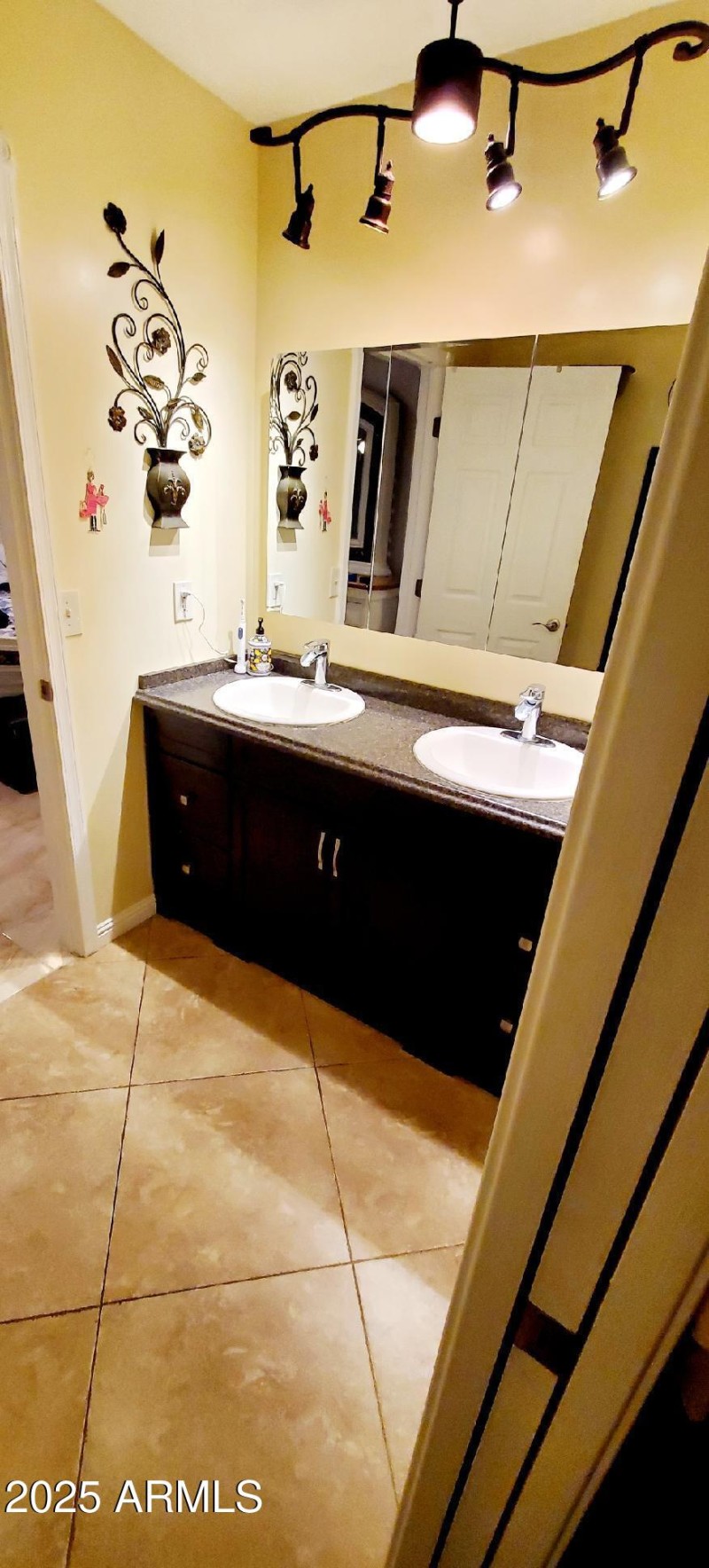 Resized_20250815_180700