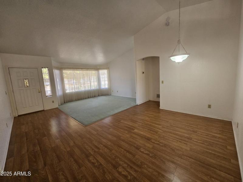 2a Dining-livingroom vw from greatroom