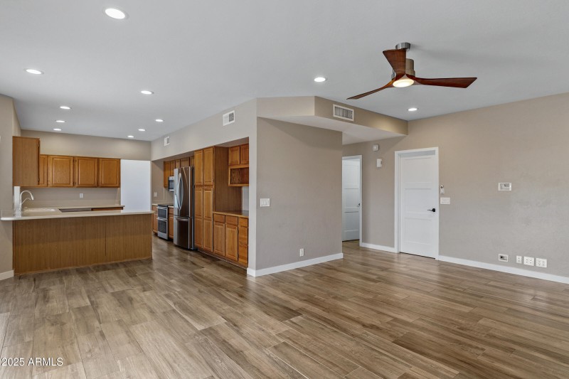 1419 W Thunderhill Dr-13