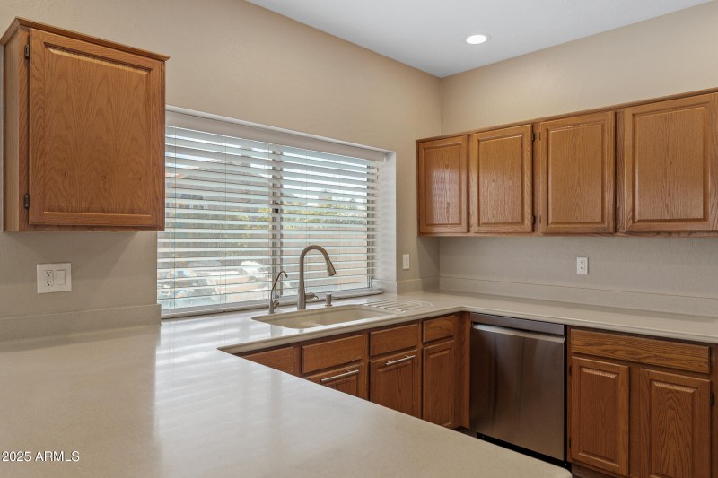 1419 W Thunderhill Dr-17