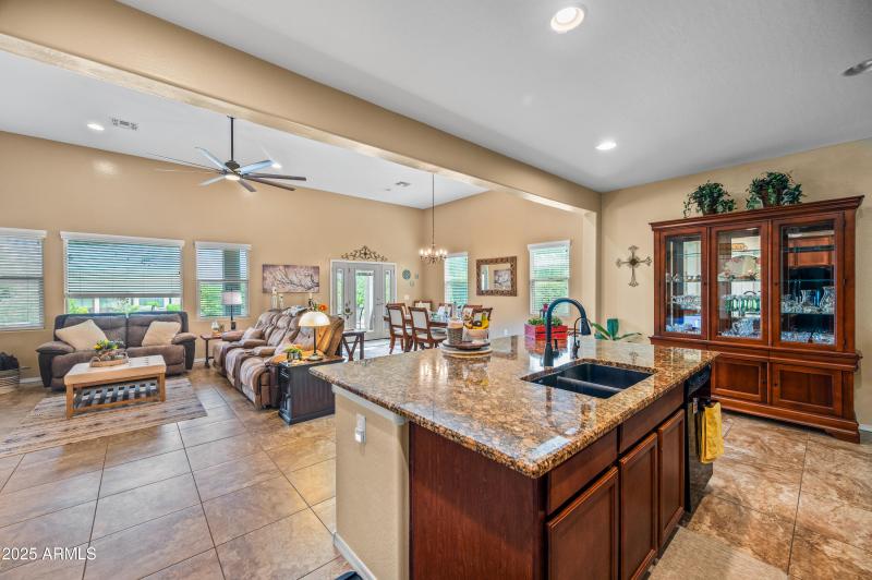 42774EDarterDrive-24