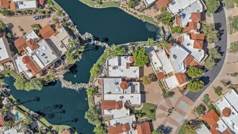 134011355679764217_134011355639579929_DJ