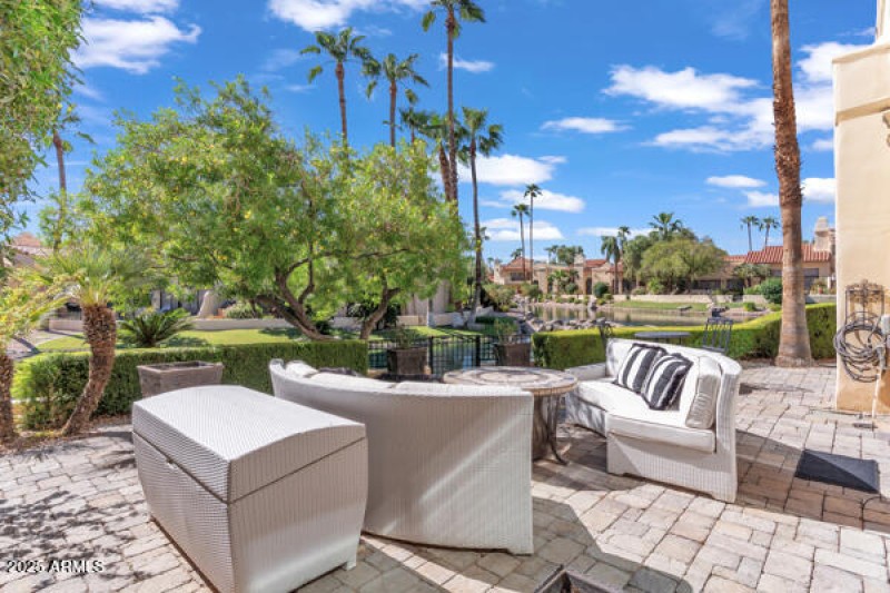 134011355874832724_134011355836711192_DS