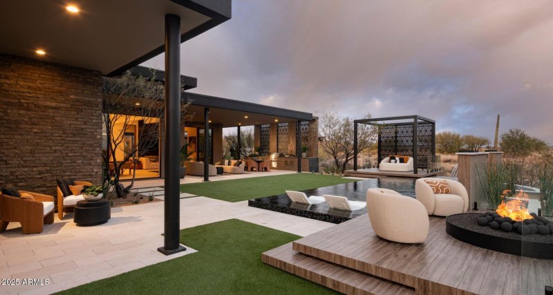 Windgate Desert Contemporary