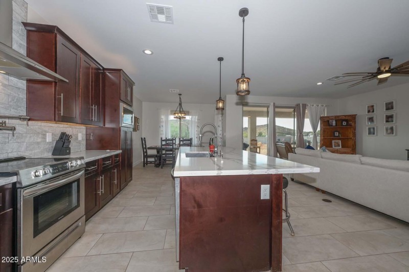 Kitchen-Breakfast Room