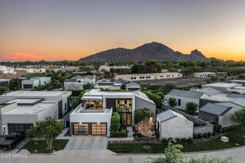 6917 E Cactus Wren Road