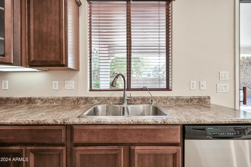 10-1543ENL-ocupix-Day2