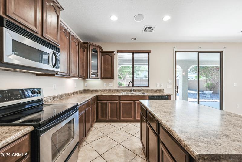 12-1543ENL-ocupix-Day2