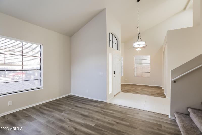 020-photo-living-room-13364410