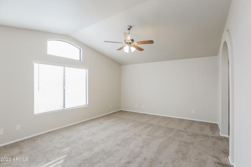 024-photo-primary-bedroom-13364416