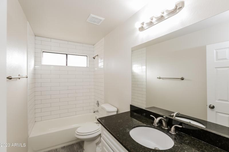 029-photo-bathroom-13364415