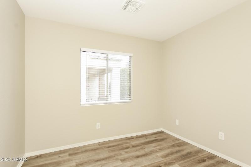 010-photo-bedroom-10154940