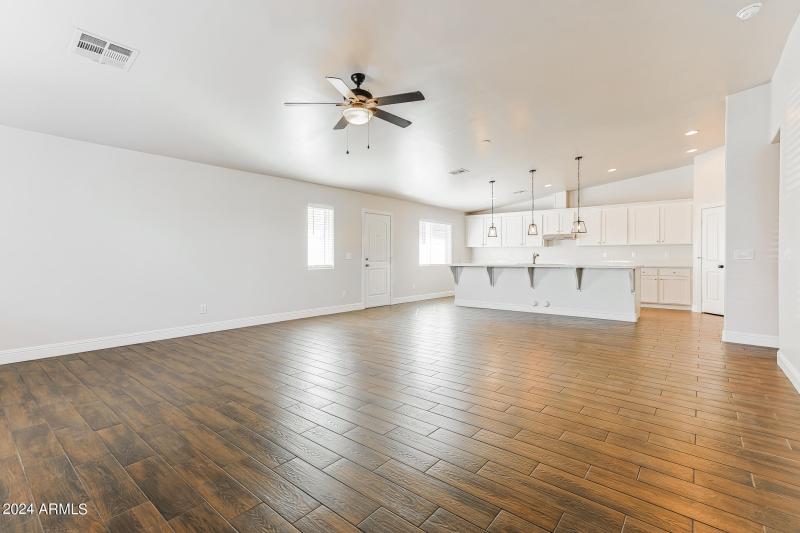 017-photo-living-room-13526074