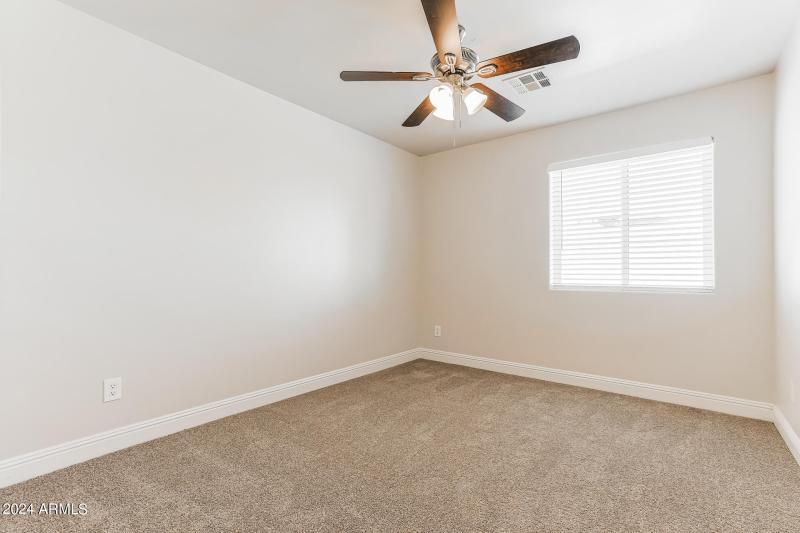 028-photo-bedroom-13526080