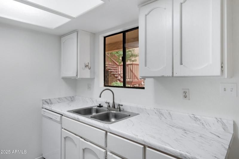 3131 W Cochise Dr unit 123-6