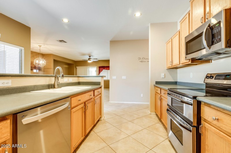 12515 S 176th Ave Goodyear AZ-large-014-