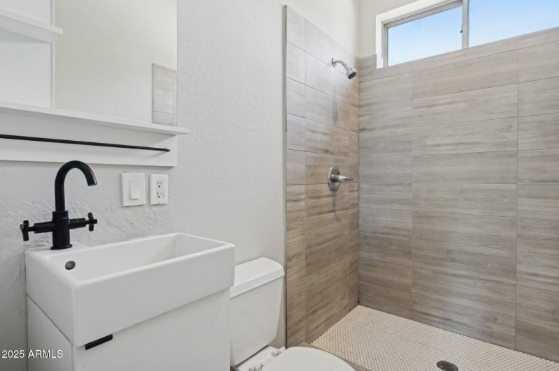 20-web-or-mls-2221-w-hayward-ave