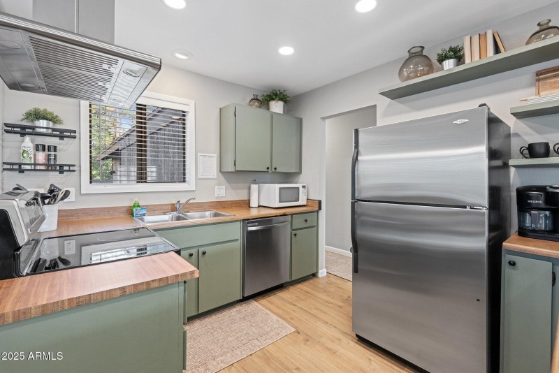 Cozy Kitchen with everything you need!