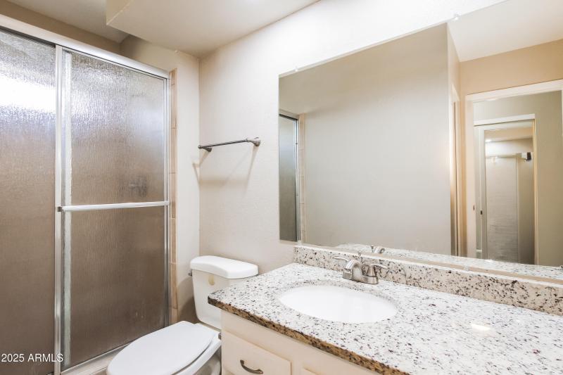 008-photo-primary-bathroom-14730076