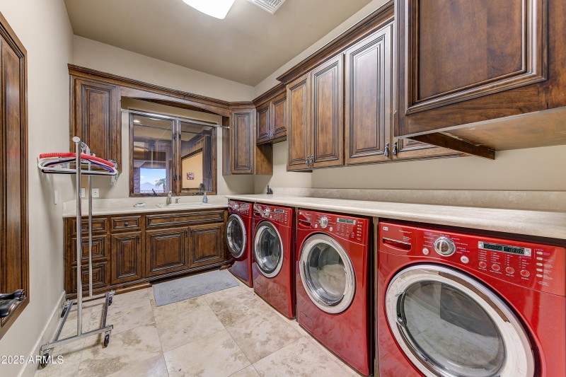 Stylish & Spacious Laundry Room