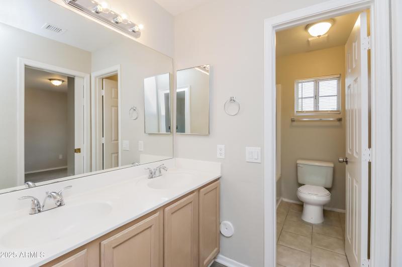 009-photo-primary-bathroom-9186753