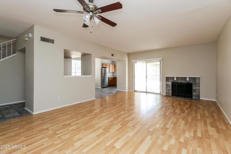 005-photo-living-room-7230492