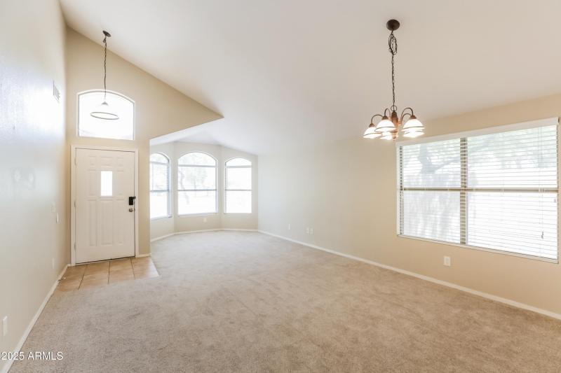 018-photo-living-room-12964026