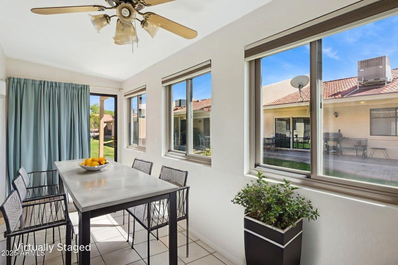 Dining rm/ Study/ Hobby rm