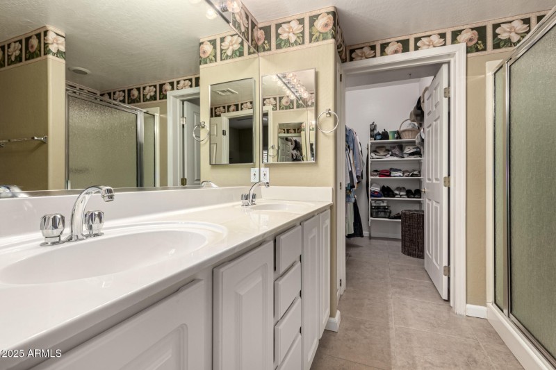 16-Ave of the Fountains