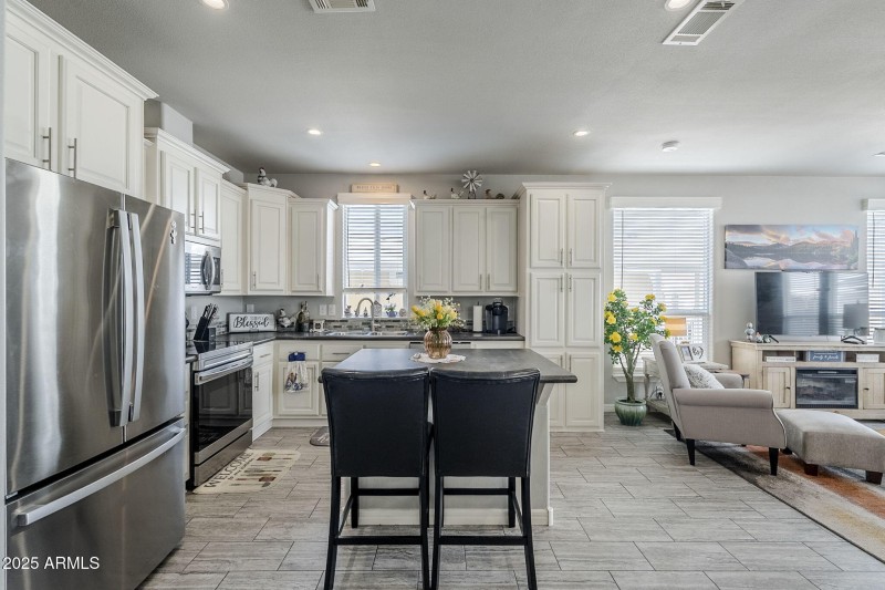 Crown Molding & Hardware