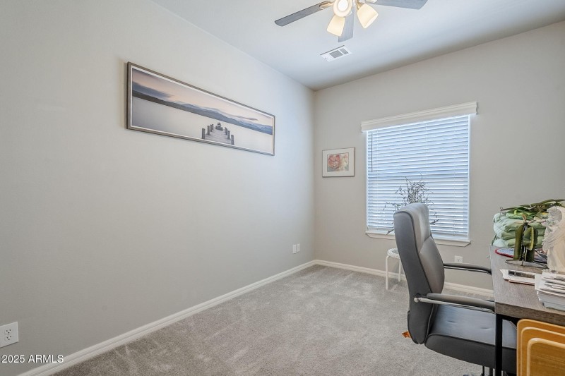 Spacious 2nd bedroom