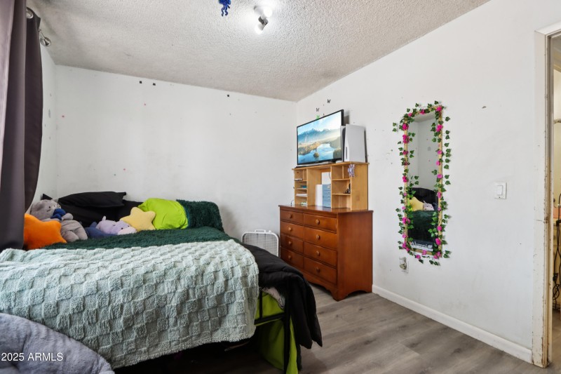 25-print-E Colgate Dr-S0309-025