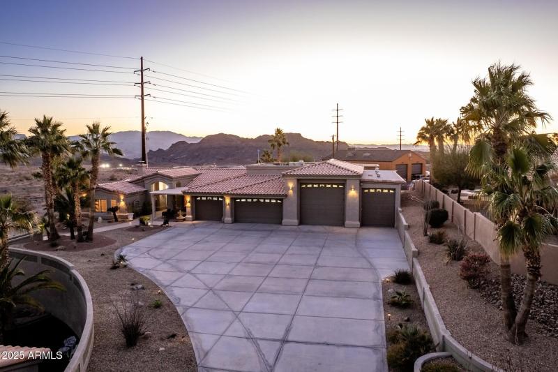 071_Aeiral View Driveway