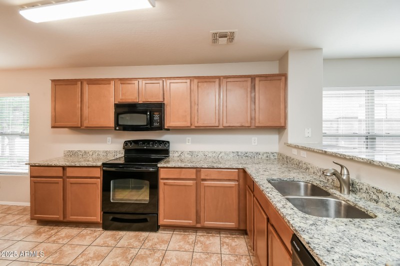 008-photo-kitchen-14731415