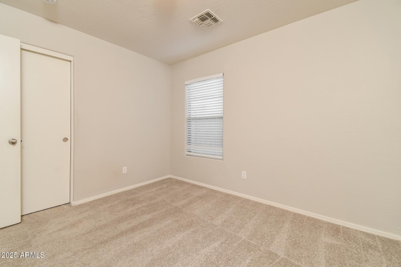 014-photo-bedroom-14731400