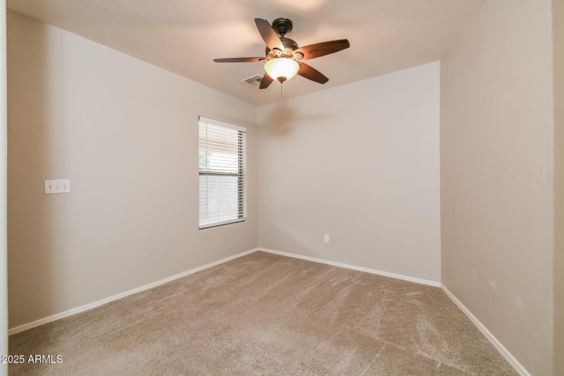 016-photo-bedroom-14731413