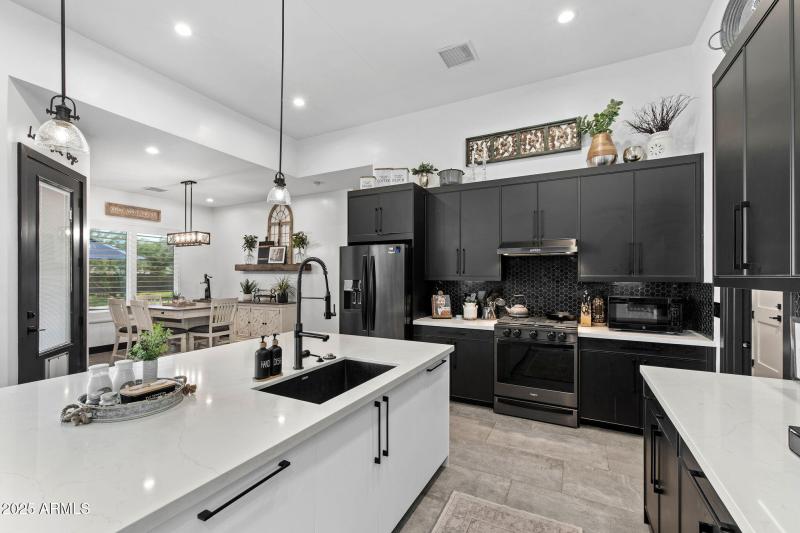 06__18717 E Chestnut Dr