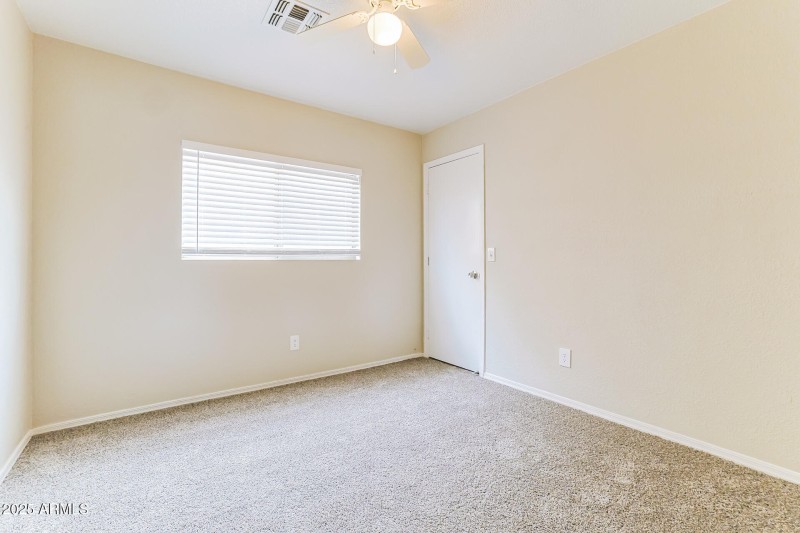 013-photo-bedroom-14762666