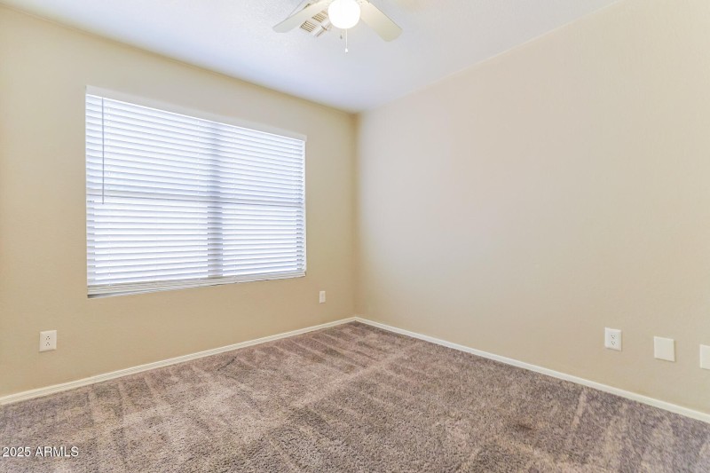 015-photo-bedroom-14762669